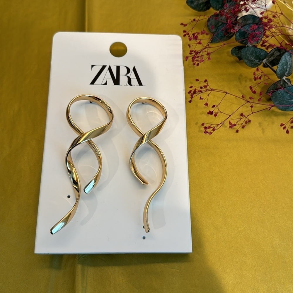 ZARA Irregular Gold Toned Earrings NWT Infinity. 🔥✨✨✨ - Picture 7 of 7